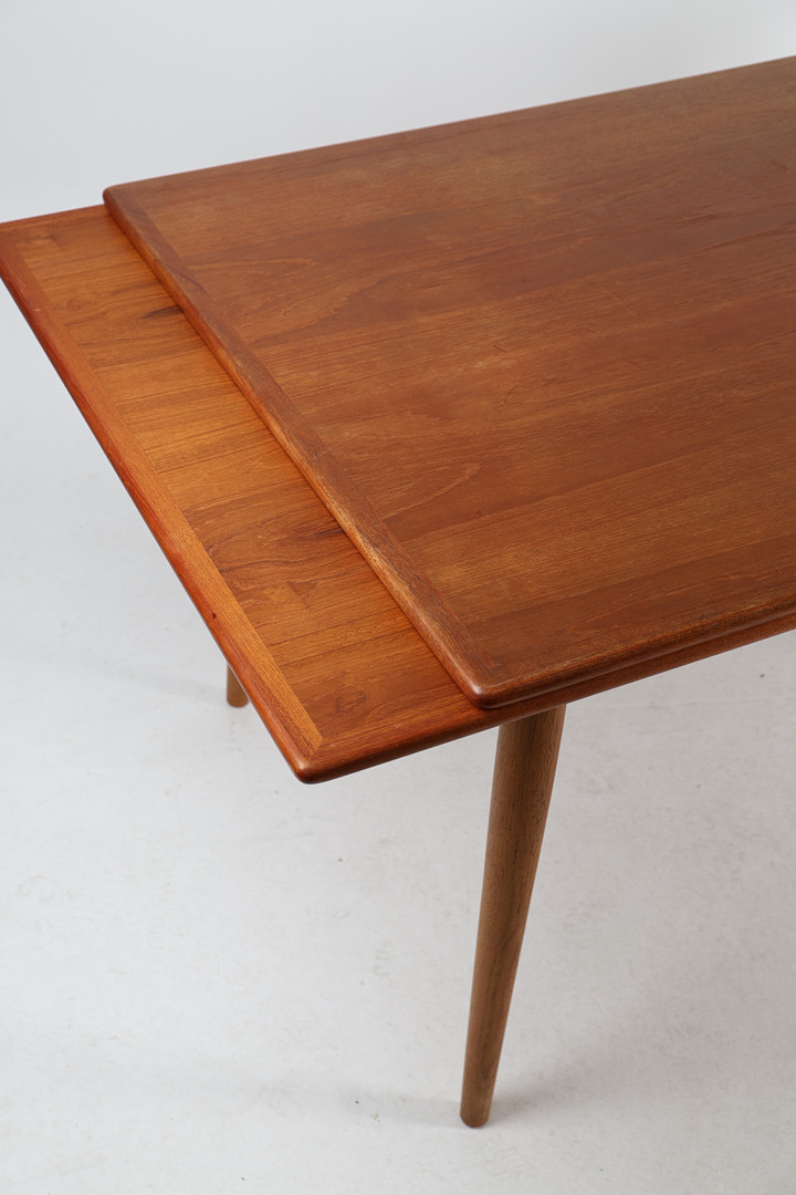 HANS J WEGNER. Matbord, modell 