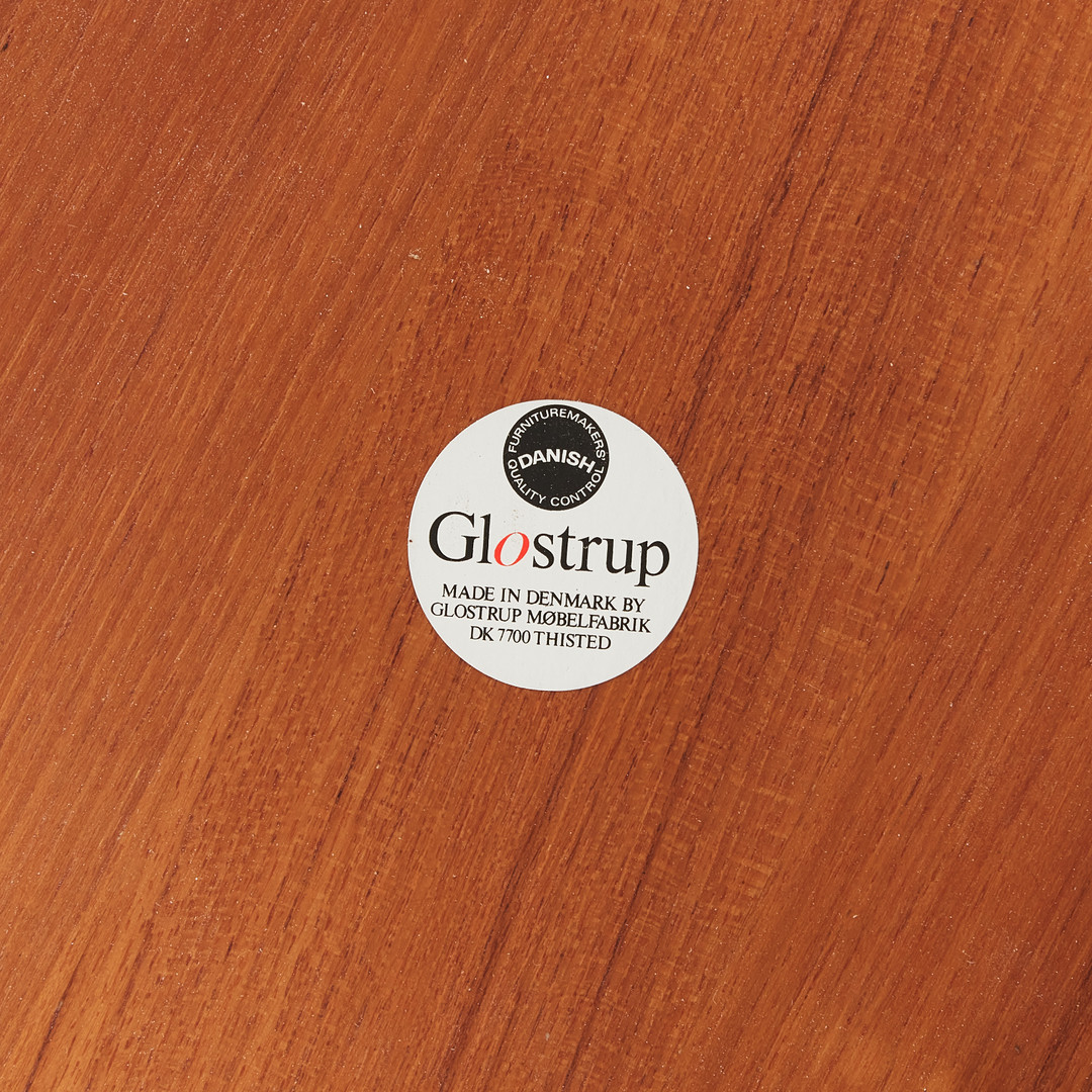 GLOSTRUP. soffbord, teak, Danmark, 1970-tal, tillverkarens etikett på undersidan.