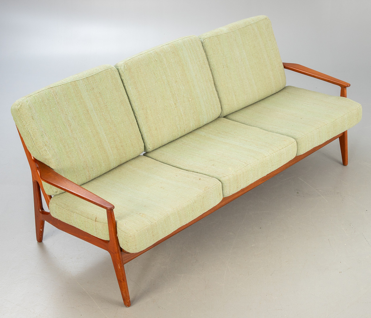 ARNE VODDER. Teak Sofa, 3-Sitzer, Dänemark, 1960er Jahre.
