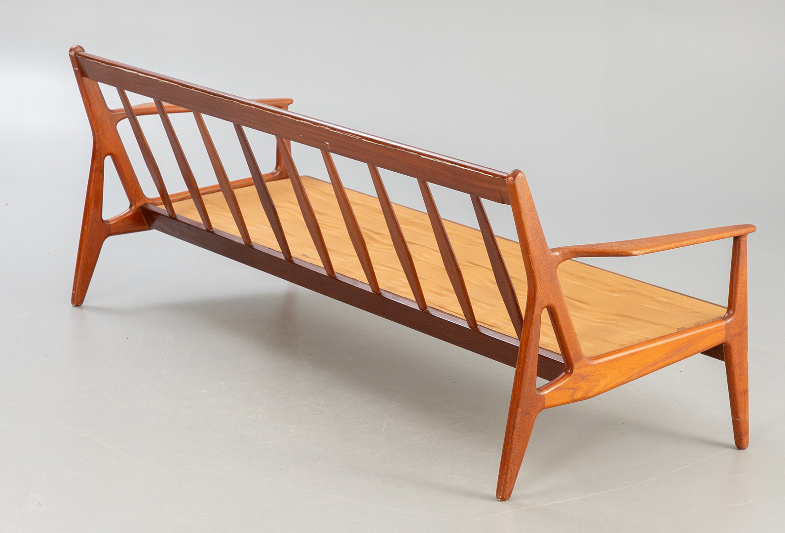 ARNE VODDER. Teak Sofa, 3-Sitzer, Dänemark, 1960er Jahre.