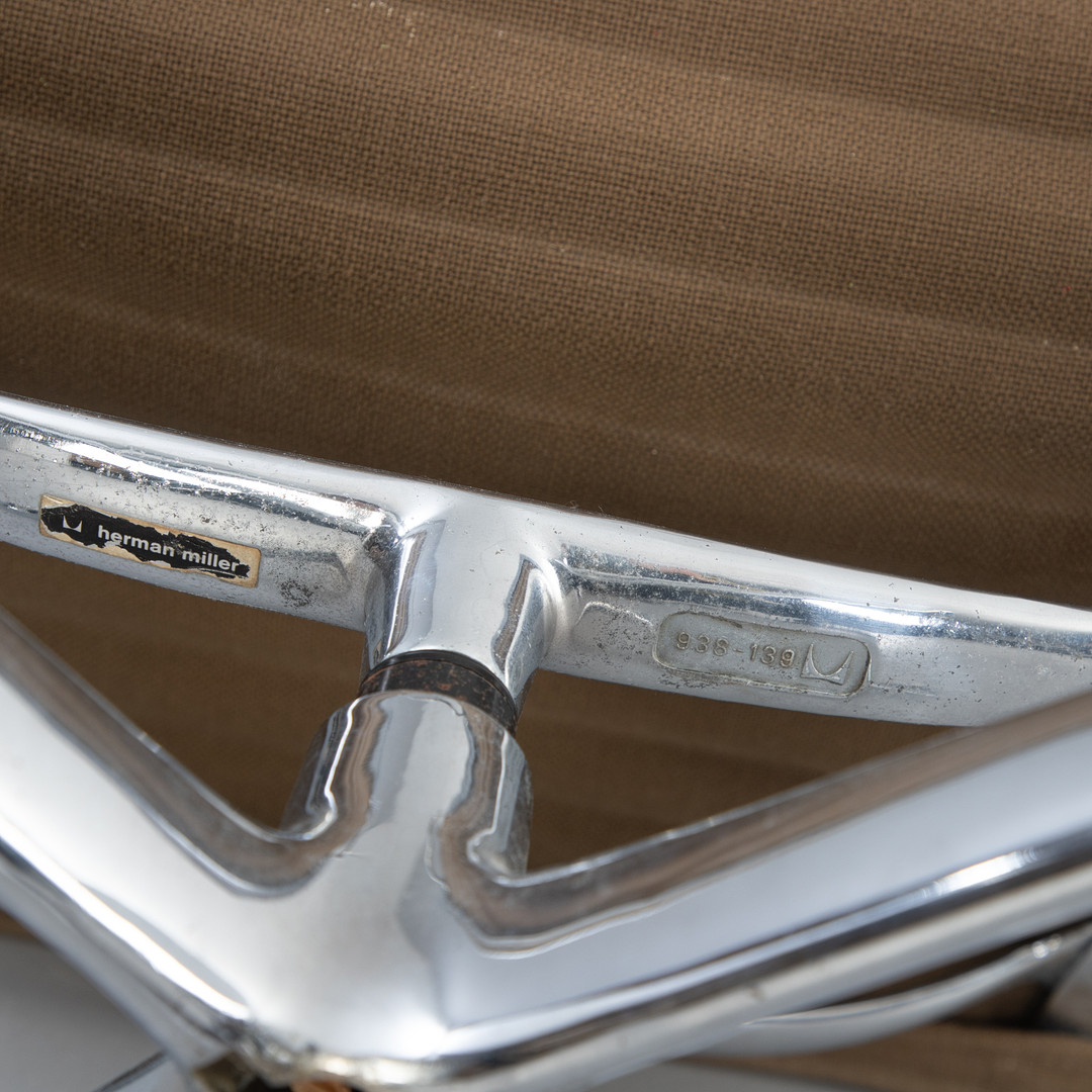 CHARLES AND RAY EAMES. Aluminum Group lounge chair EA116 für Herman Miller.