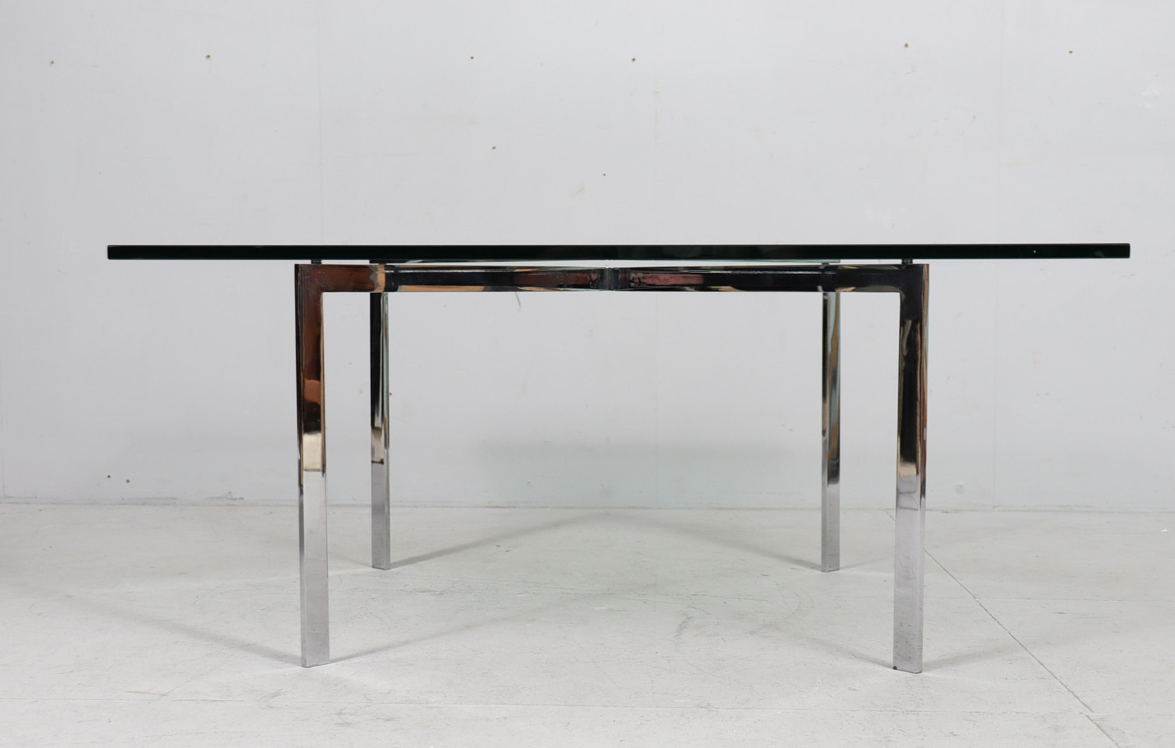 Barcelona Couchtisch/Coffee Table von Ludwig Mies van der Rohe für Knoll International, 1990er Jahre.