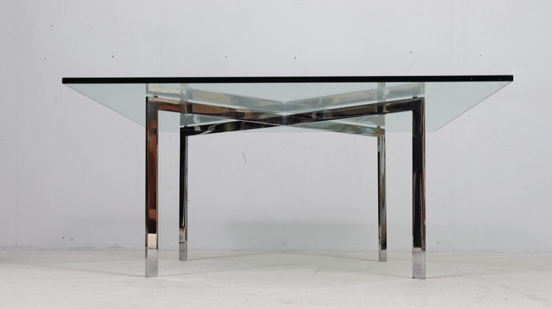 Barcelona Couchtisch/Coffee Table von Ludwig Mies van der Rohe für Knoll International, 1990er Jahre.