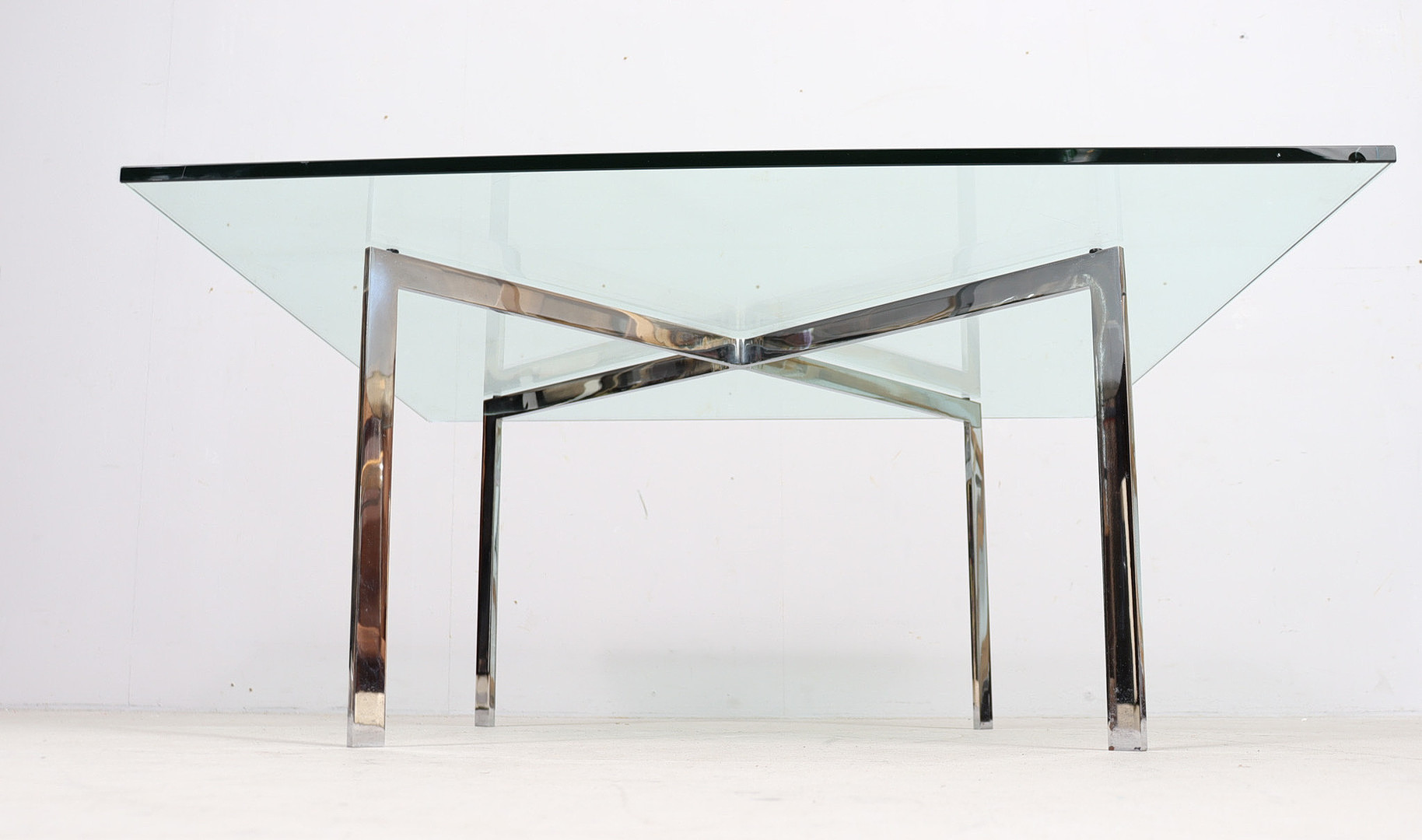 Barcelona Couchtisch/Coffee Table von Ludwig Mies van der Rohe für Knoll International, 1990er Jahre.