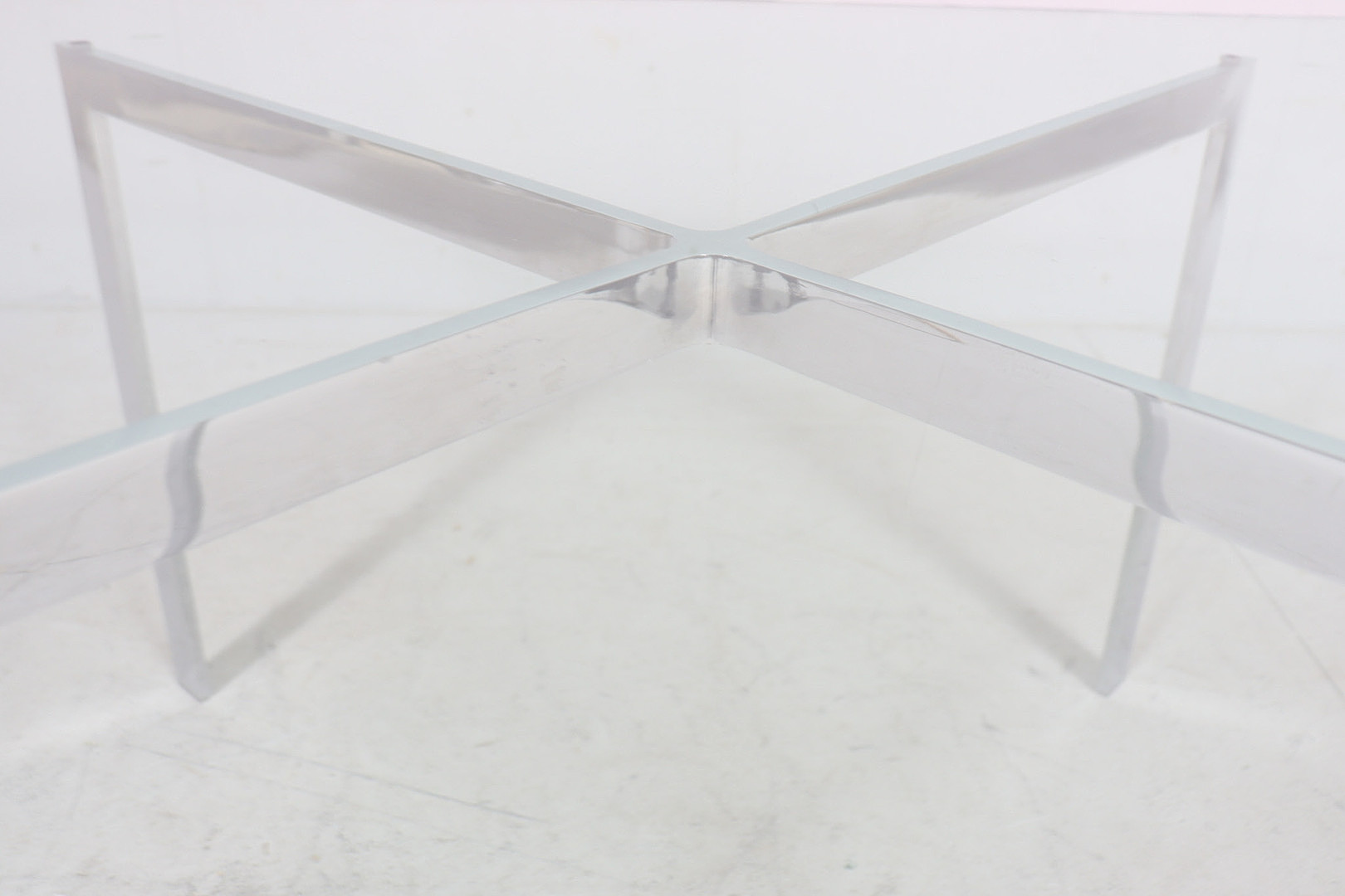 Barcelona Couchtisch/Coffee Table von Ludwig Mies van der Rohe für Knoll International, 1990er Jahre.