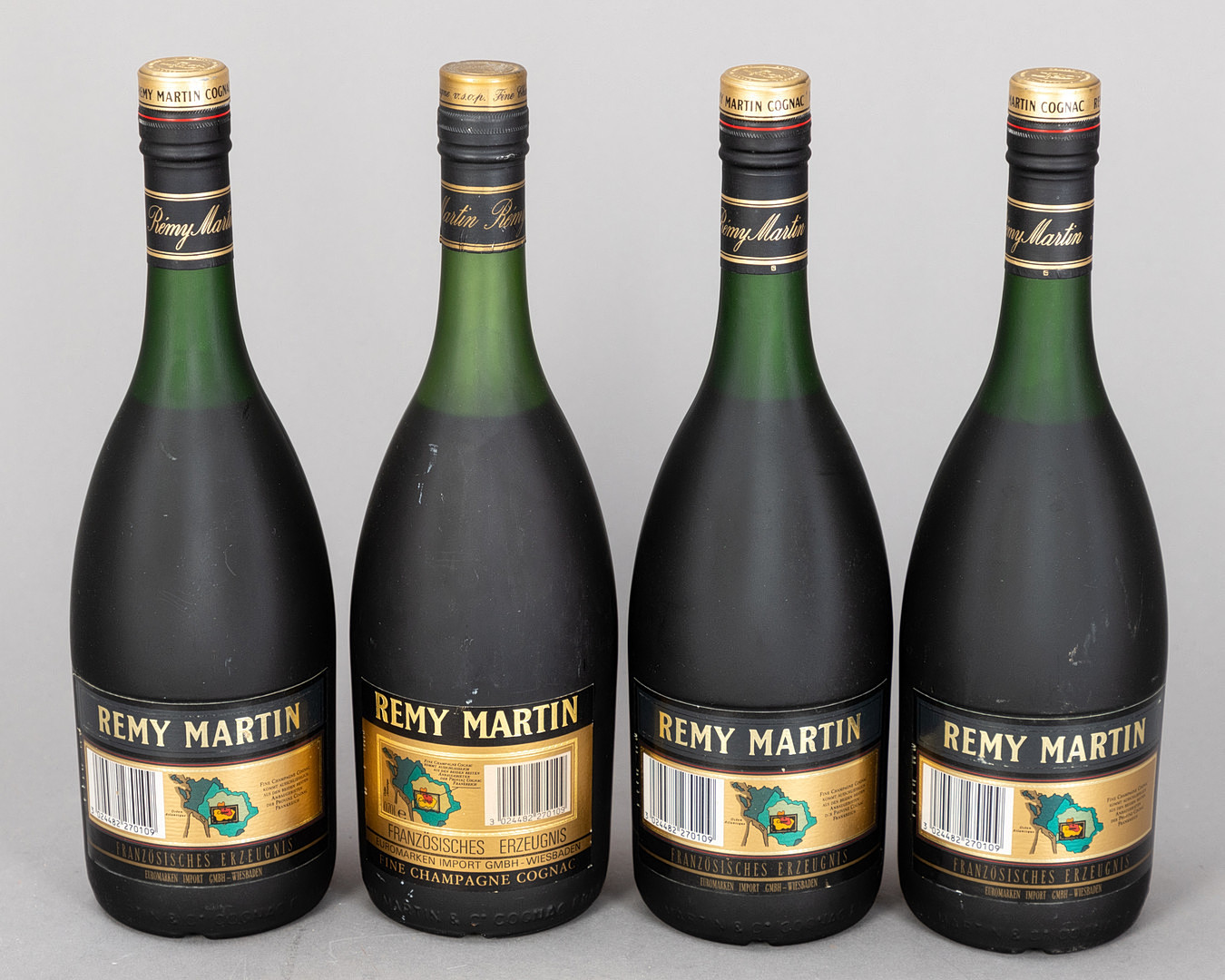 REMY MARTIN. 6 Flaschen Fine Champagne Cognac 40% VOL. (1x0,7ltr.), Frankreich, wohl 1970 bis 90er Jahre (6).