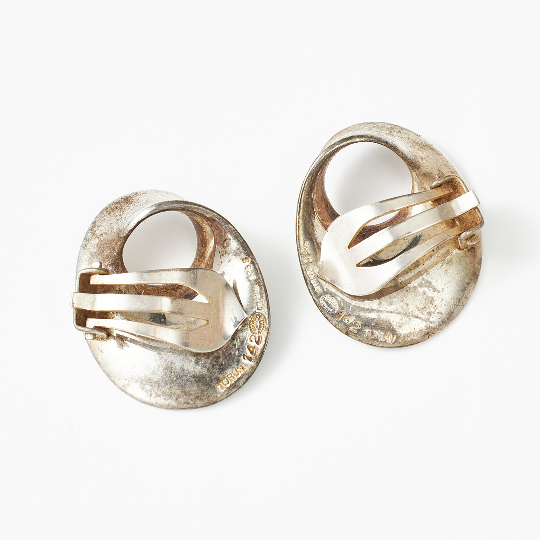 VIVIANNA TORUN BÜLOW-HÜBE. “Möbius”, clips, 1 par, sterlingsilver