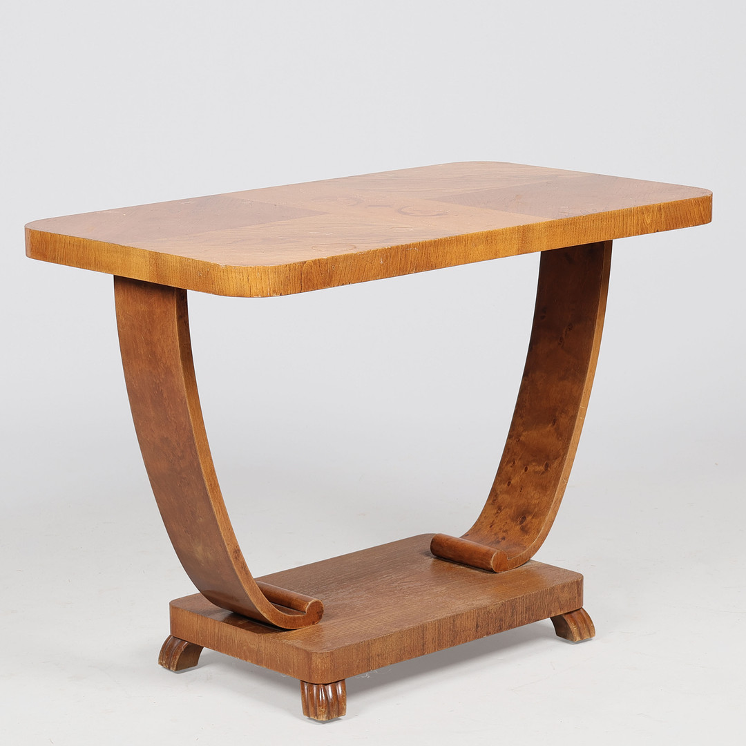Sofabord/sidebord af elmefiner, top med intasiadekoration, Swedish Grace, Skandinavien, 1930'erne.