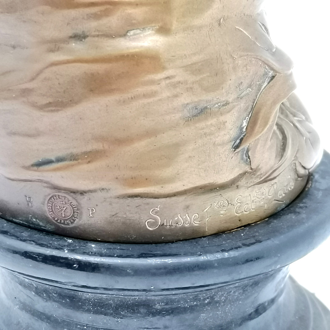 *A ALLAR BRONZE - 'FEMME NUE À LA COQUILLE'.