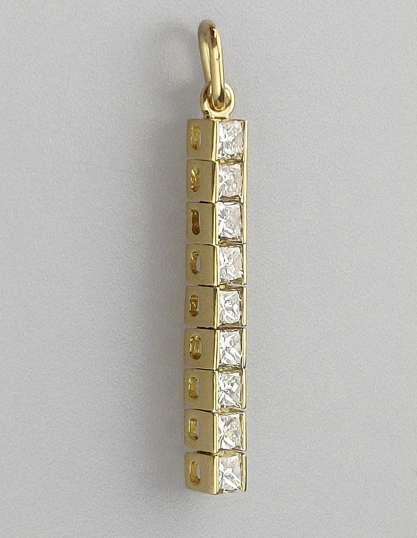 GOLDANHÄNGER 18 KARAT MIT DIAMANTEN.