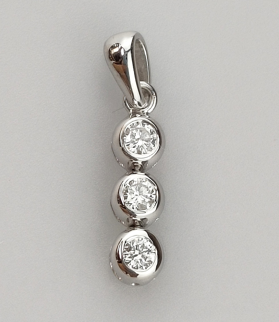 DIAMANTANHÄNGER 18 KARAT.