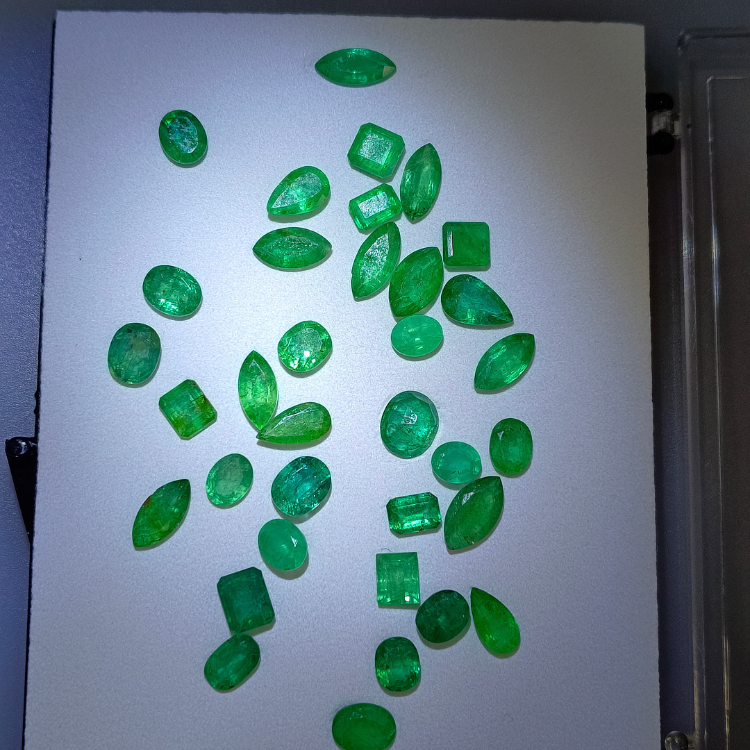 KONVOLUT LOSE SMARAGDE, 32,59 ct.