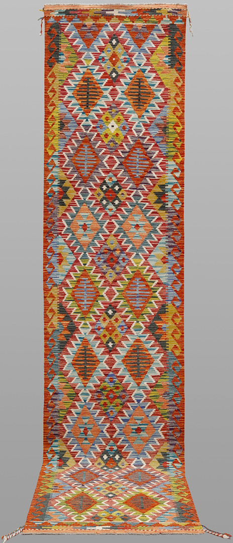 ORIENTMATTA. Kelim klassisk design, 394 x 87 cm.