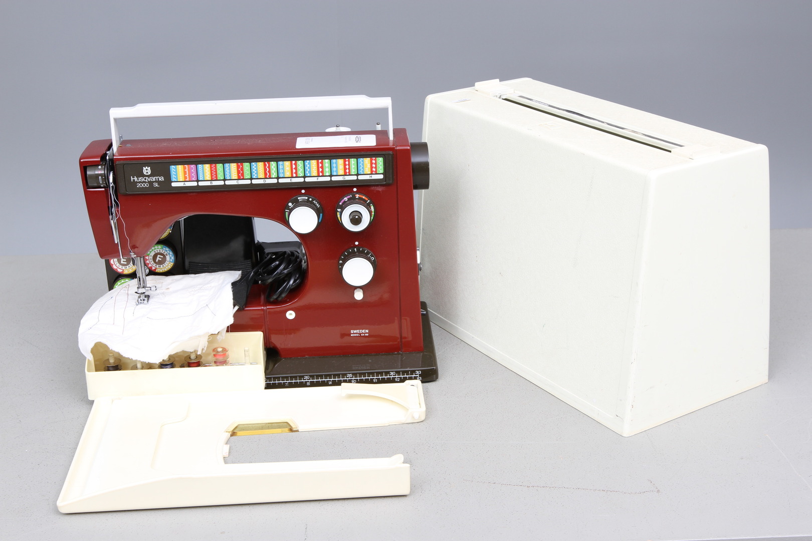 Images for 48584. SEWING MACHINE, Husqvarna 2000 SL.