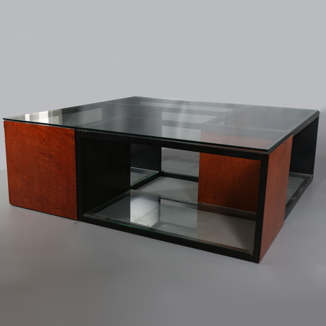 OSCAR TUSQUETS Y ANNA BOHIGAS. “Bourgeois” table.