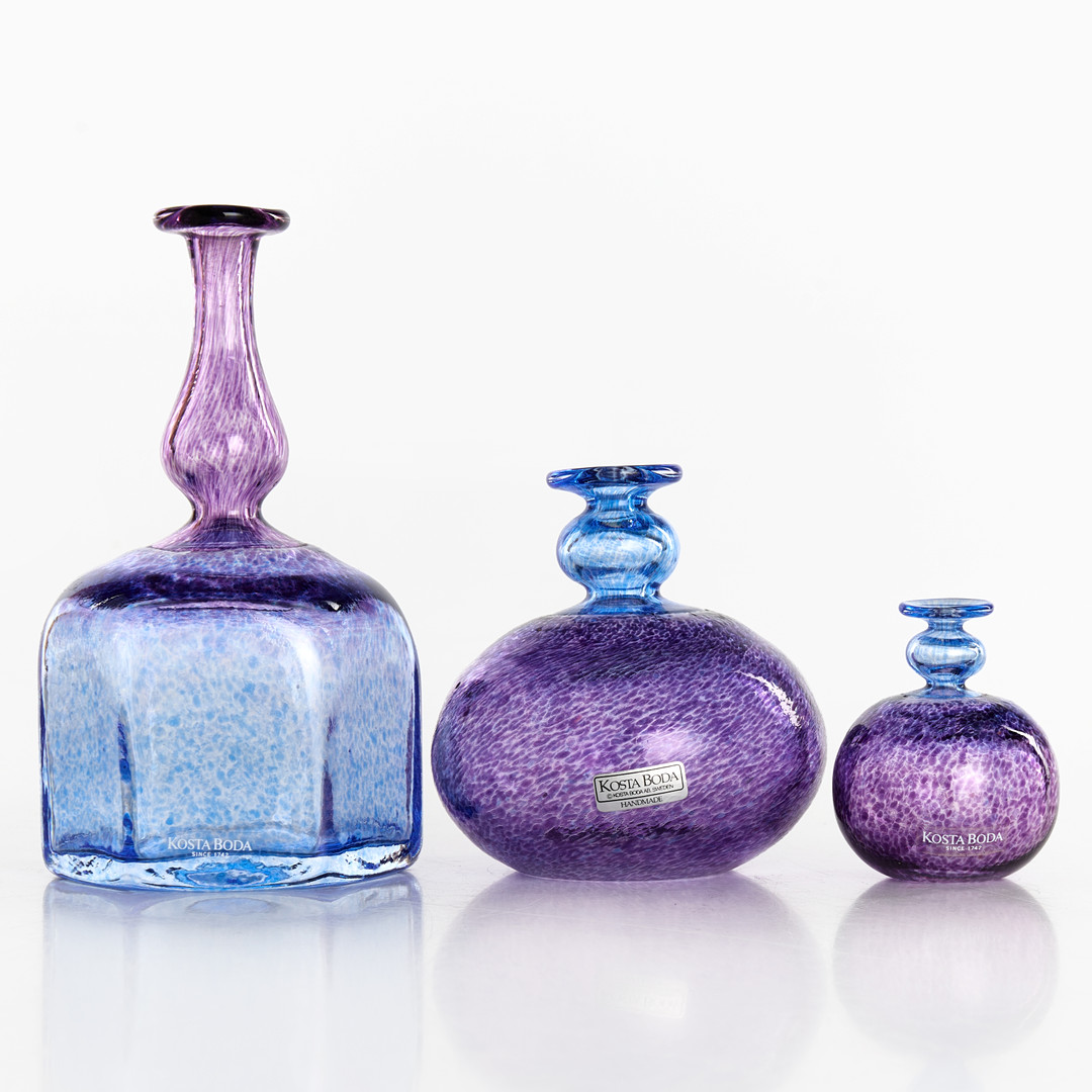 BERTIL VALLIEN. 9 delar. Konstglas. Skålar, vaser. Kosta Boda. signerade.