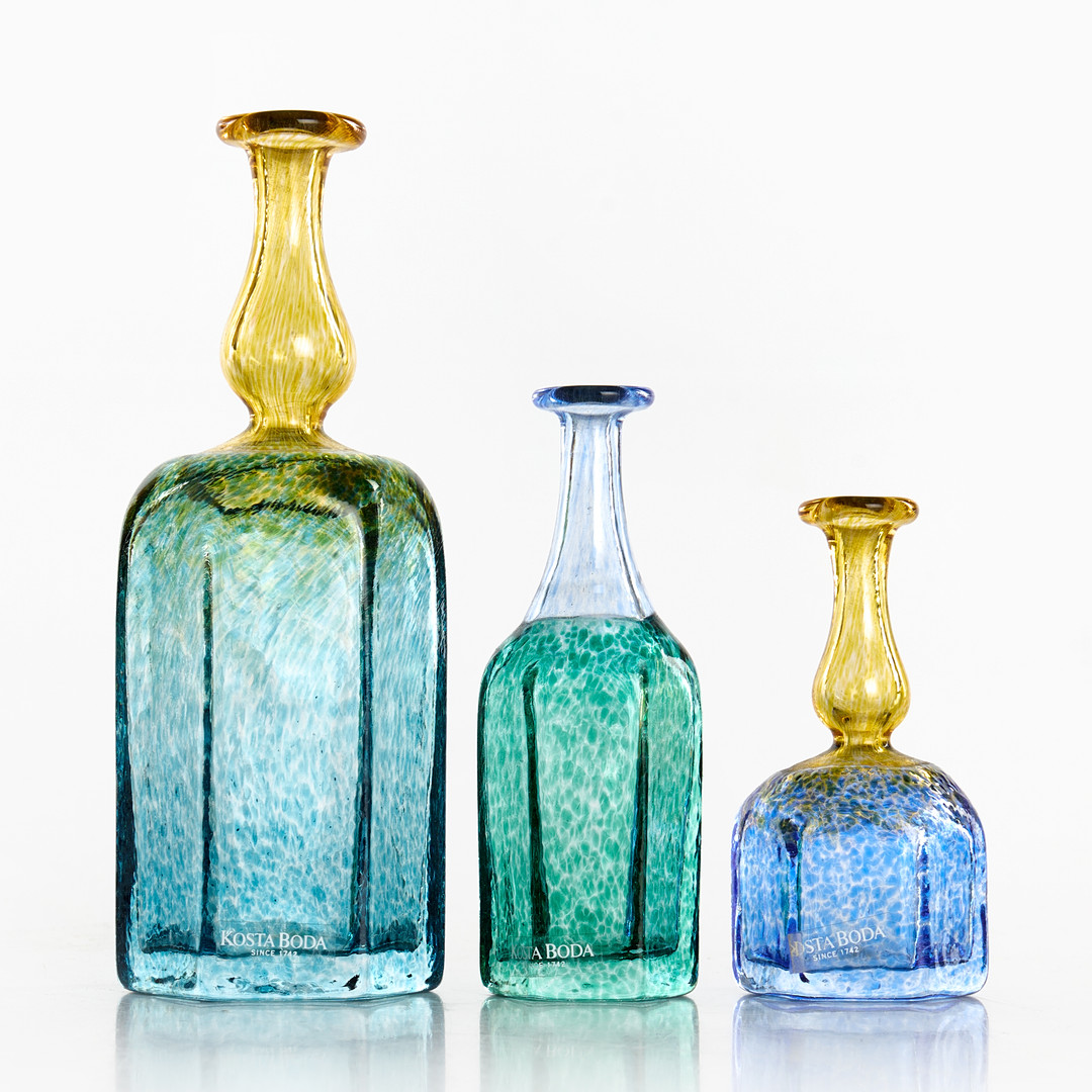 BERTIL VALLIEN. 9 delar. Konstglas. Skålar, vaser. Kosta Boda. signerade.