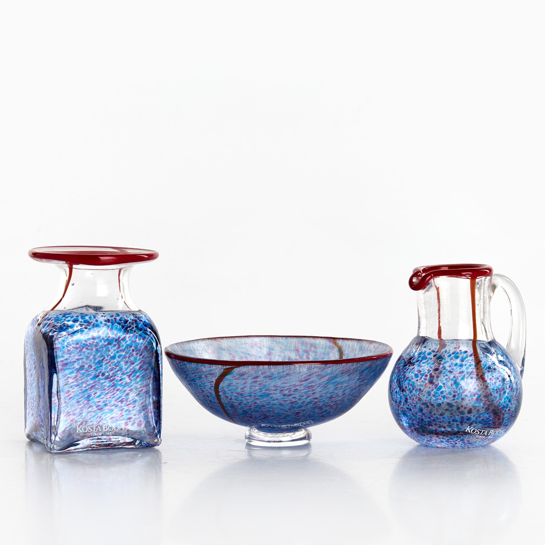 BERTIL VALLIEN. 9 delar. Konstglas. Skålar, vaser. Kosta Boda. signerade.