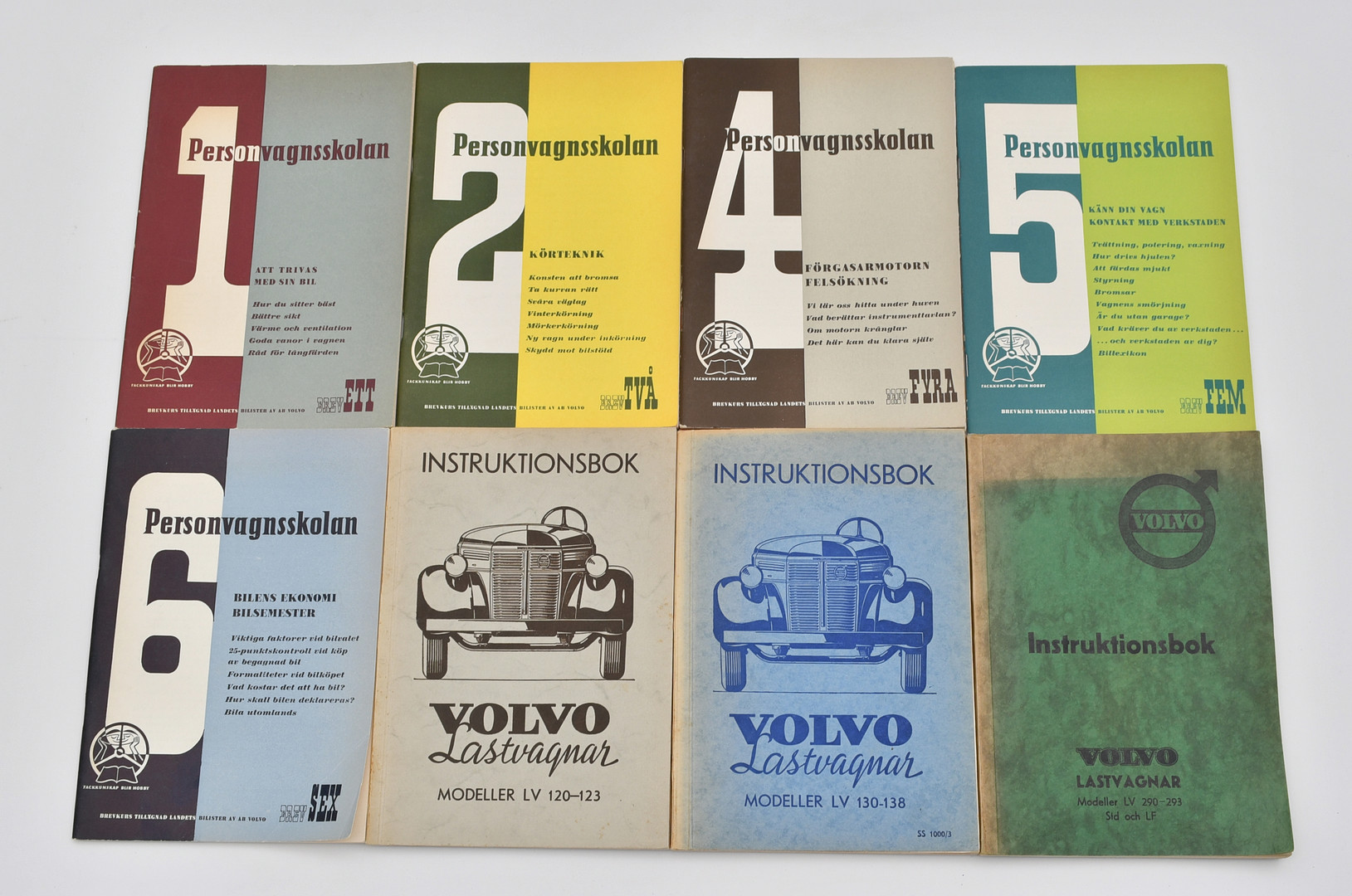Instruktionsbok Volvo LV, 1943. + Personvagnsskolan samt Volvo böcker. 12 Volymer.