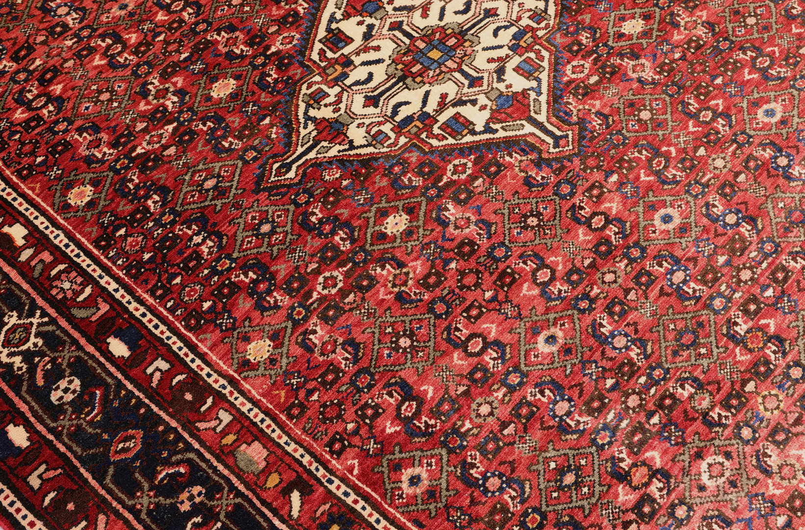ORIENTMATTA. Hosseinabad, 327 x 203 cm.