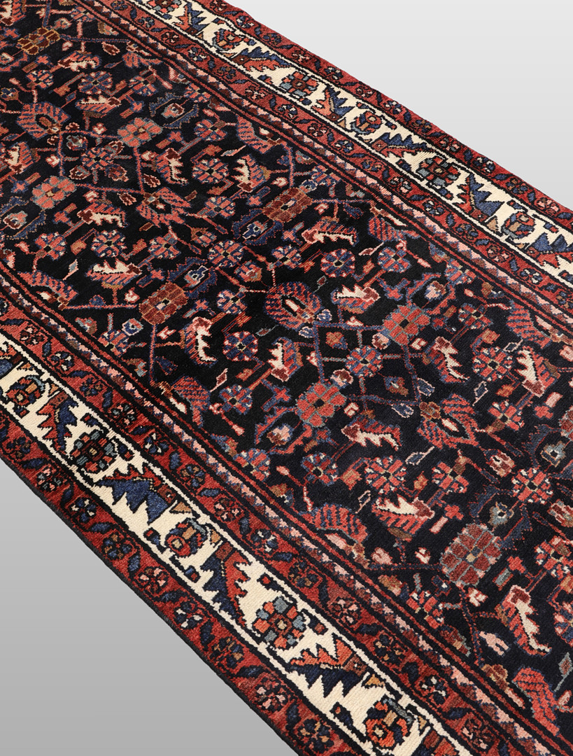 ORIENTMATTA. Hamadan gallerimodell, 415 x 95 cm.