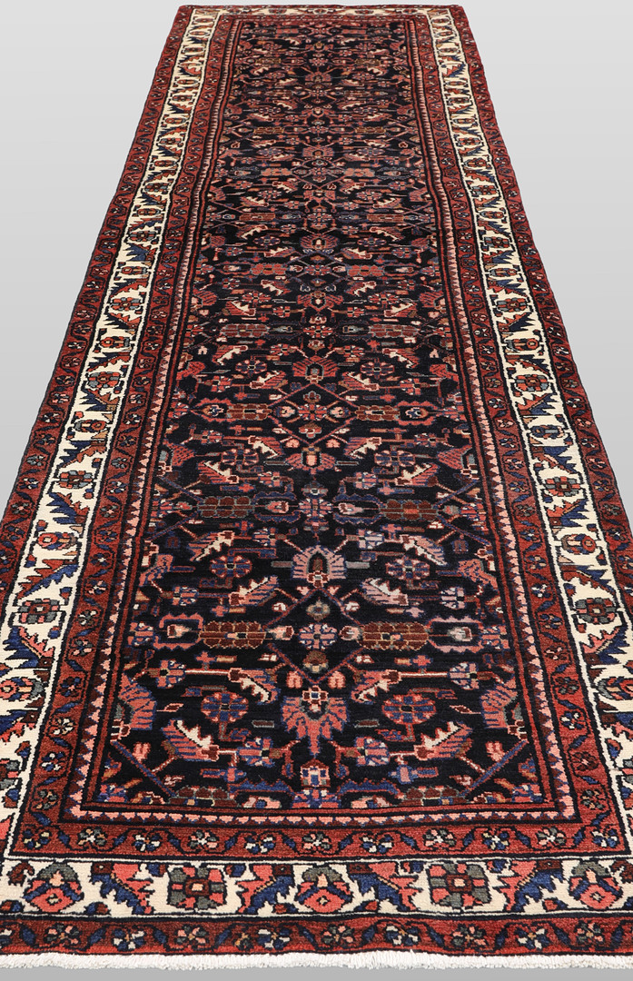 ORIENTMATTA. Hamadan gallerimodell, 415 x 95 cm.