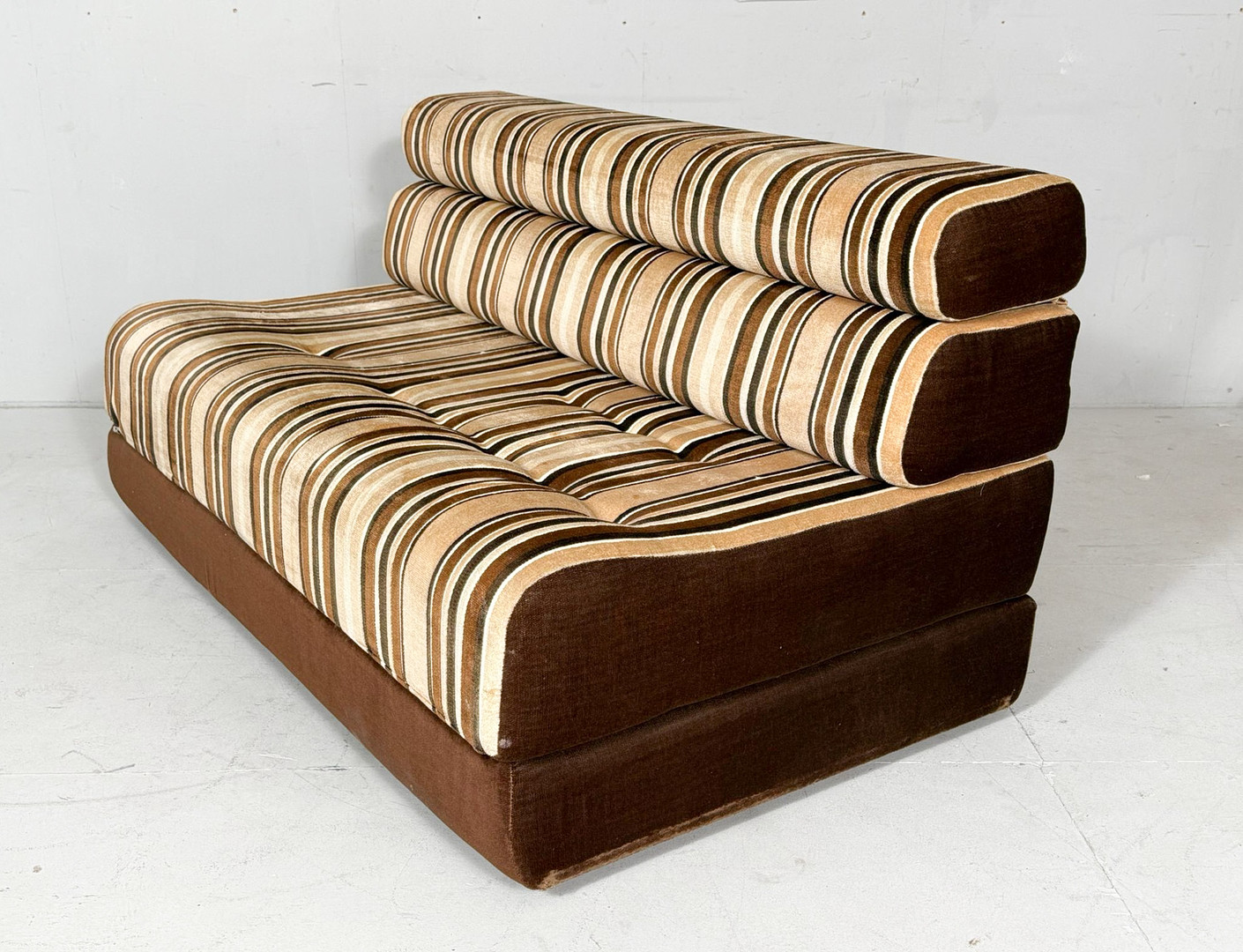 Space Age 2er Sofa mit Schlaffunktion, Deutschland, 1970er Jahre