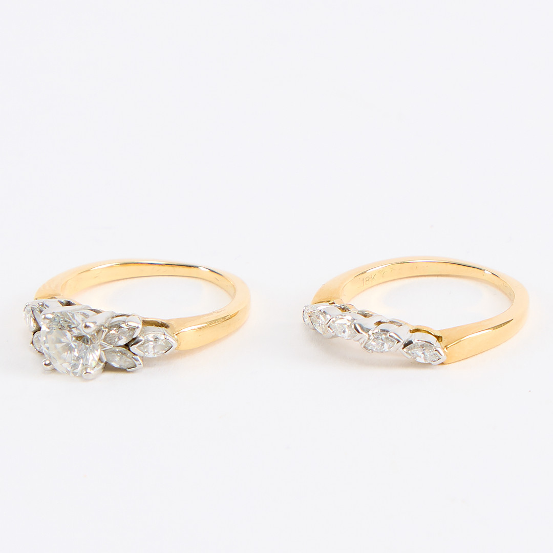 RINGAR. Två stycken, guld 18K och diamanter.