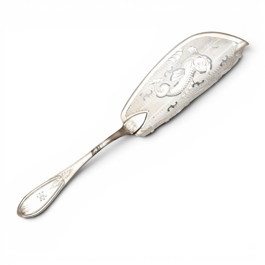 American spatula and sauce spoon in silvery metal by Haughwout, early 20th Century.