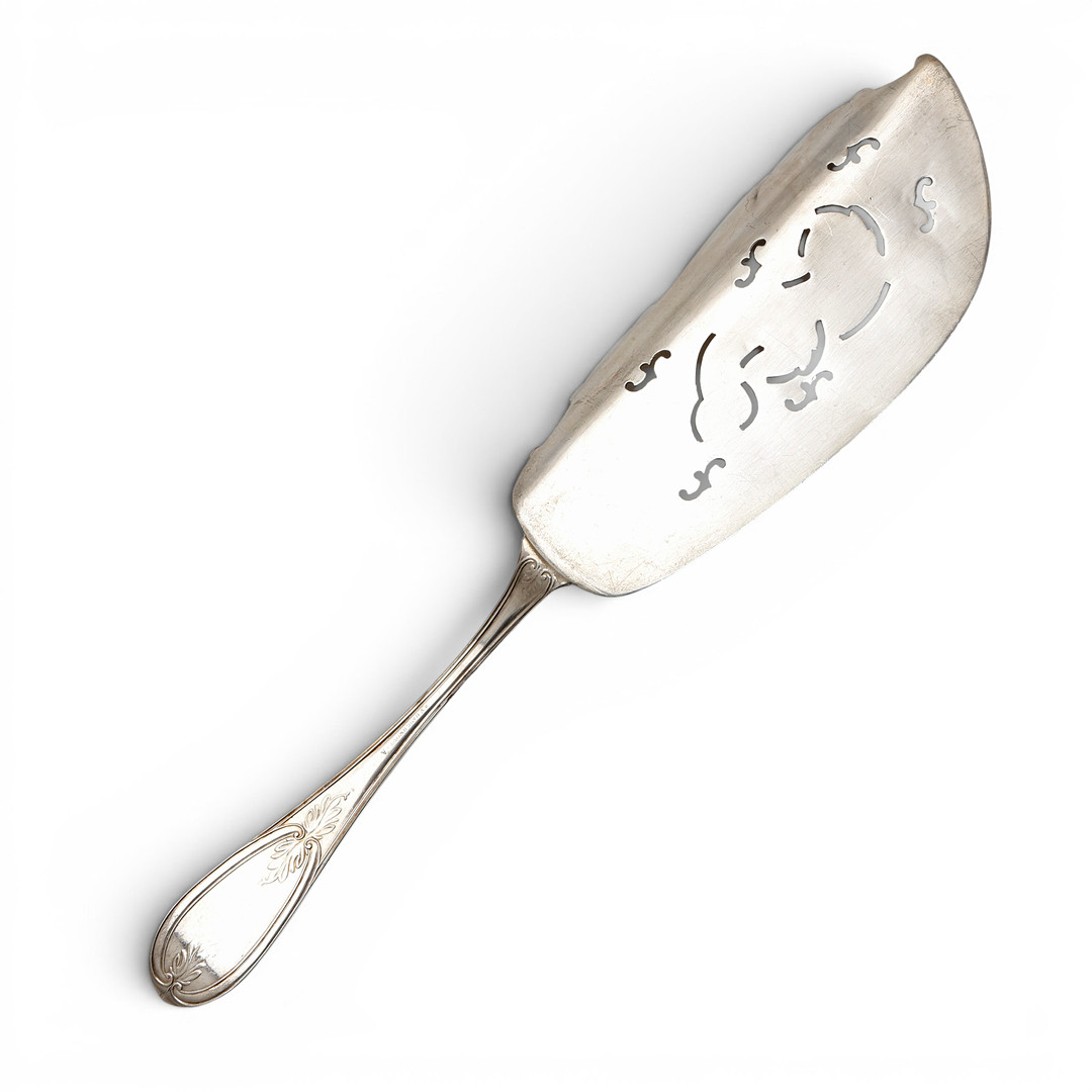 American spatula and sauce spoon in silvery metal by Haughwout, early 20th Century.