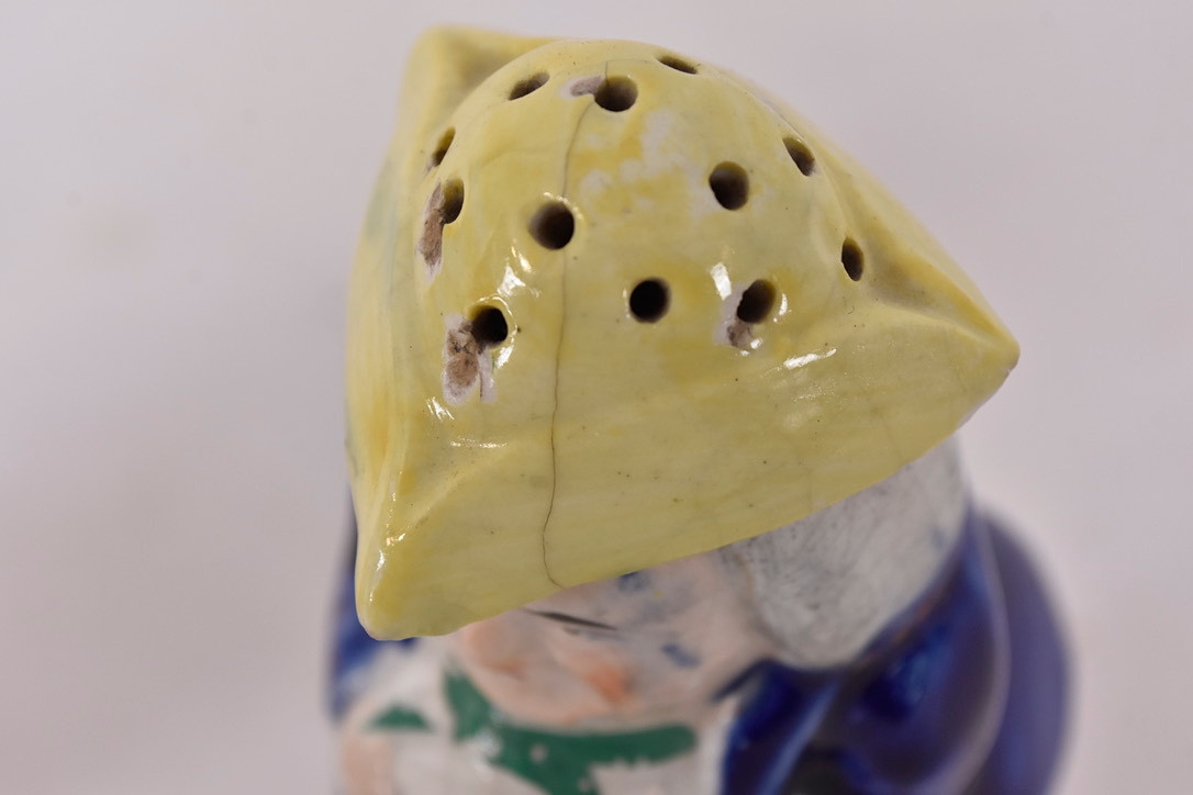 SALT/PEPPARSTRÖARE, 2 st, snarlika, flintgods.