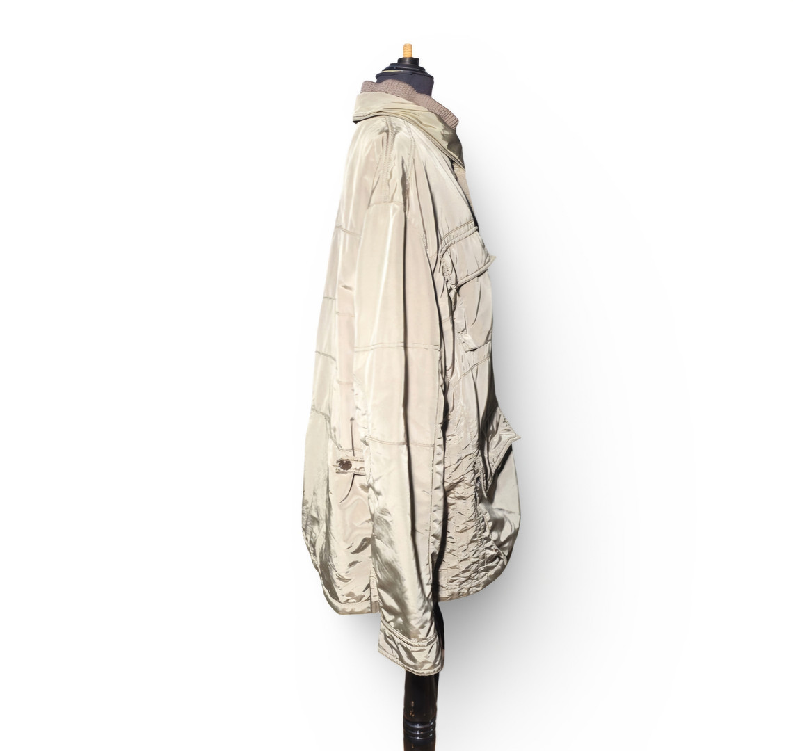 BURBERRY. Parka de hombre color kaki. Talla 8 de la casa.