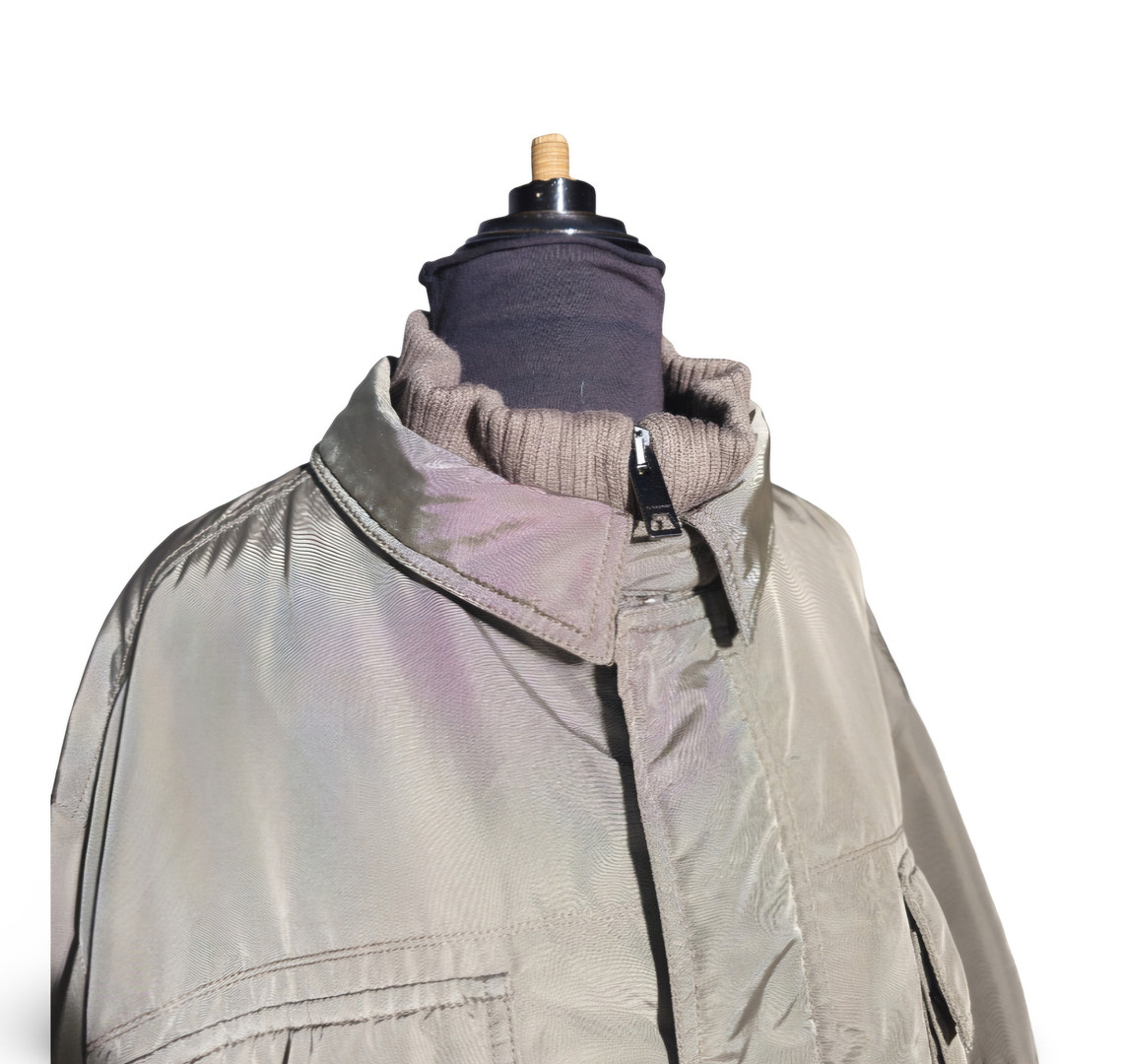 BURBERRY. Parka de hombre color kaki. Talla 8 de la casa.
