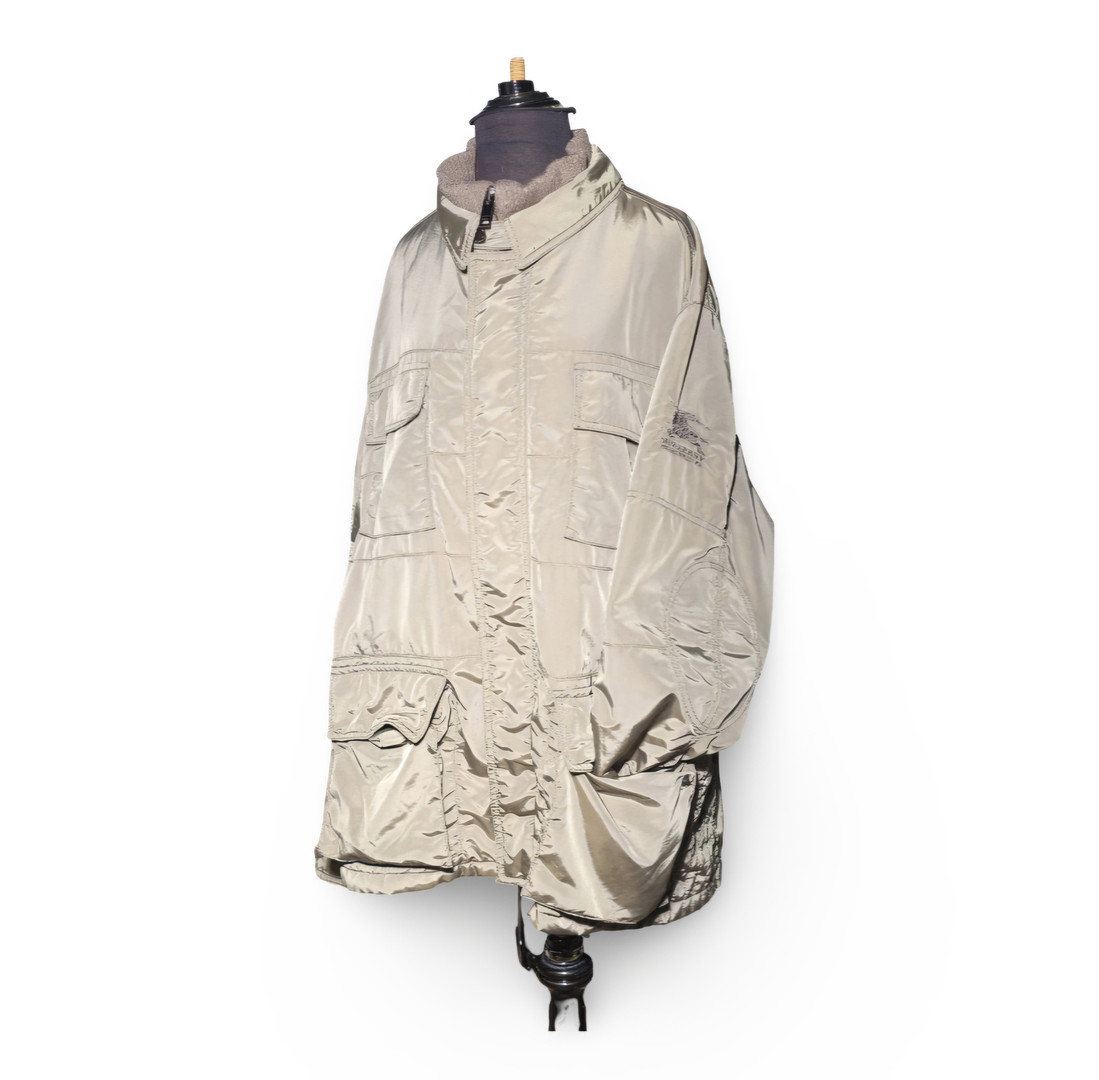 BURBERRY. Parka de hombre color kaki. Talla 8 de la casa.