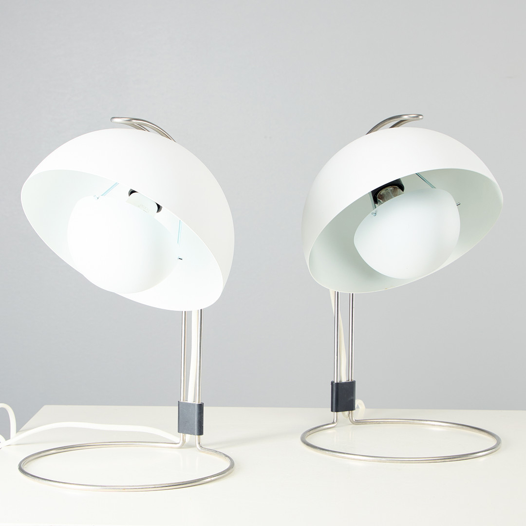 VERNER PANTON. Bordslampor, ”Flowerpot VP4”, ett par. etikettmärkta för &Tradition, Danmark.
