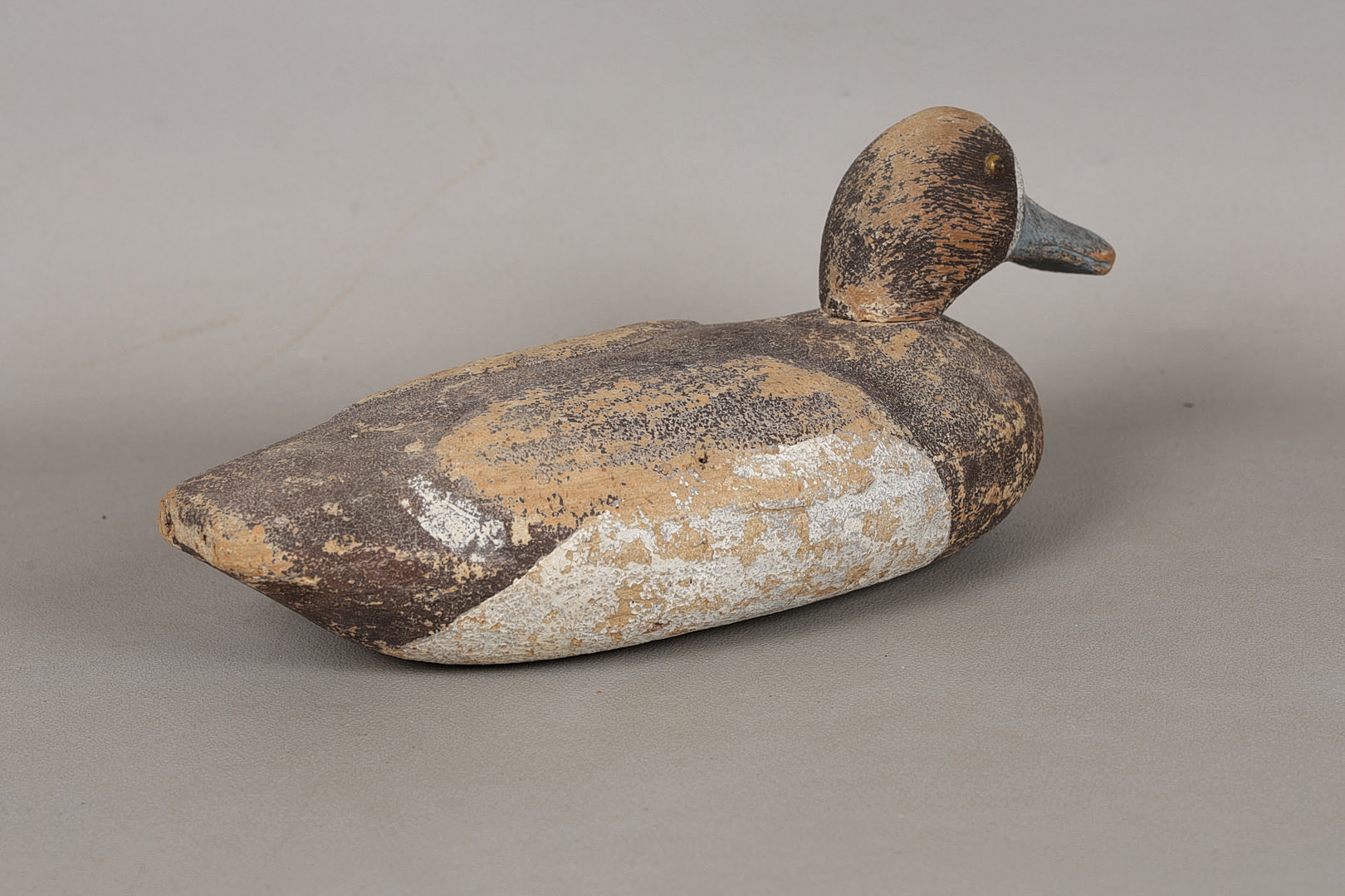 AN INTERESTING CORK DECOY DUCK, EARLY 20TH CENTURY.