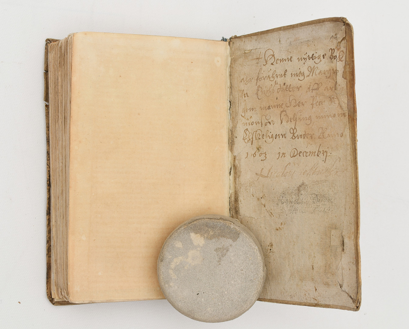 FABRICIUS, THEODOSIUS. Historia certaminis sacramentarii. Historian om strijden öffuer Herrans Jesu Christi helga lekamens och blodz sanna närwarelse i natwardenom, vnder brödh och wijn. Sammandragin aff M. Theodosio Fabricio ...