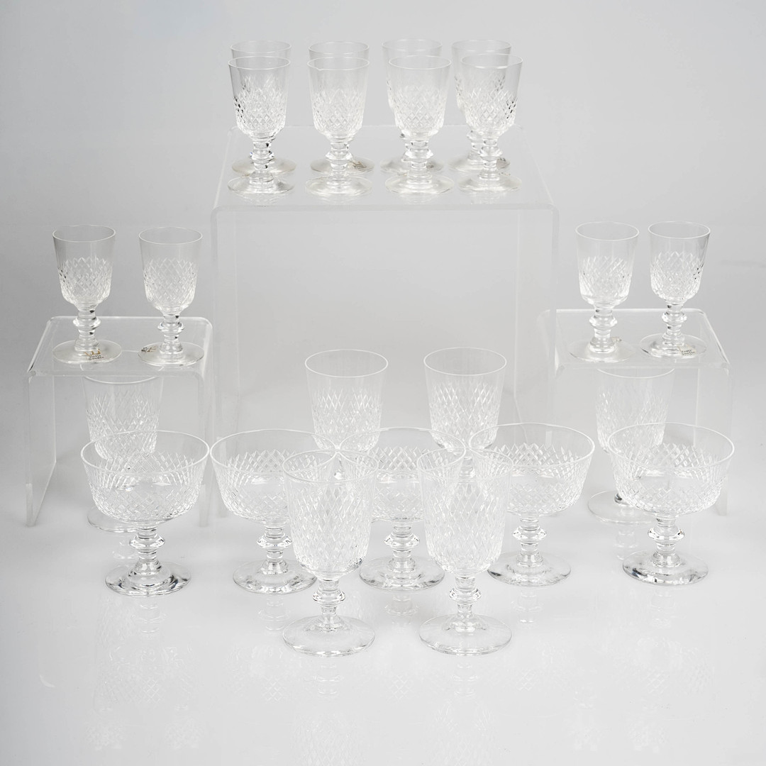 VICKE LINDSTRAND. GLASSERVIS, "DIAMANT", KOSTA, 23 DELAR.