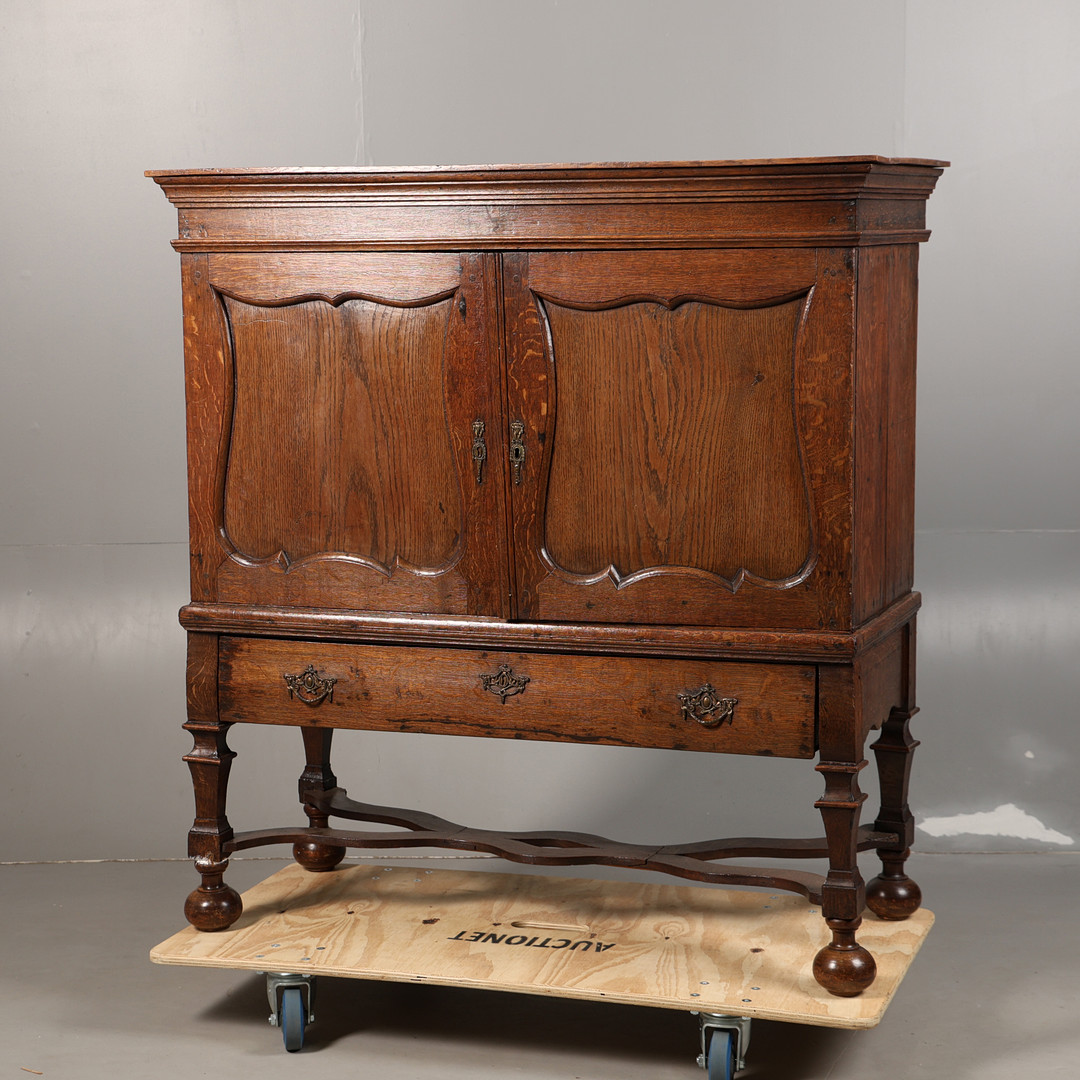 Images for 5004338. A WILLIAM AND MARY STYLE OAK CHEST ON STAND ...