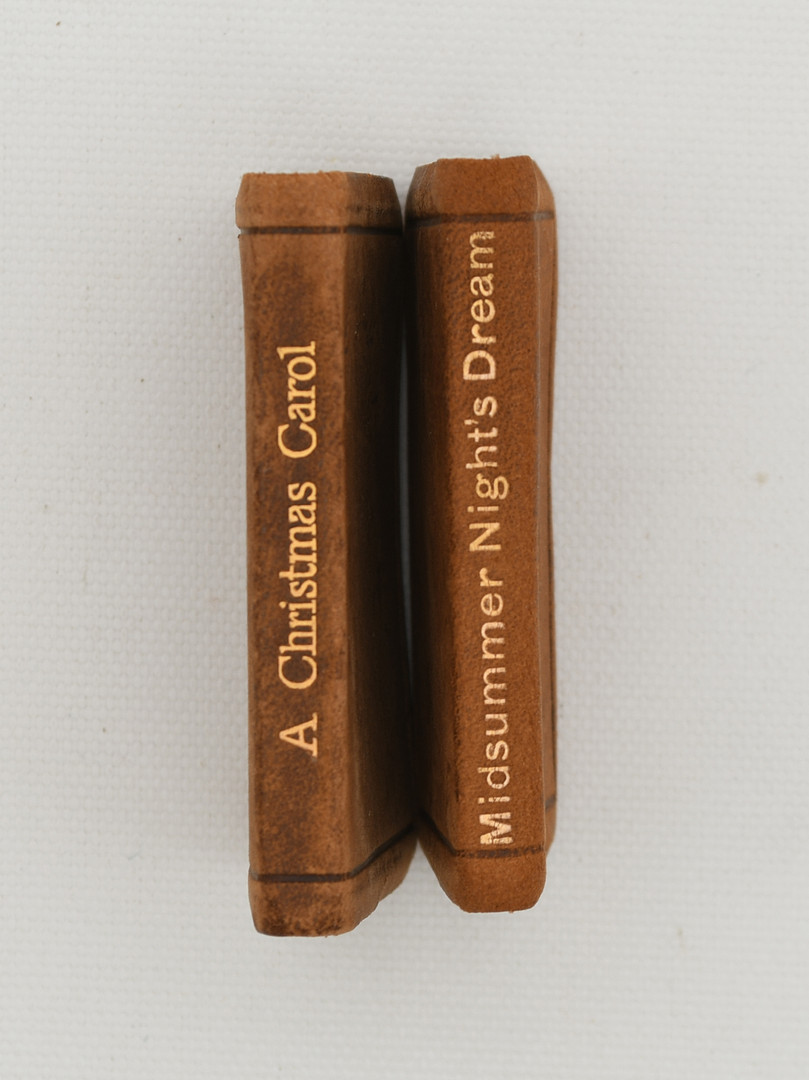 A Christmas Carol & Midsummer Night's Dream. 2 minityrböcker.