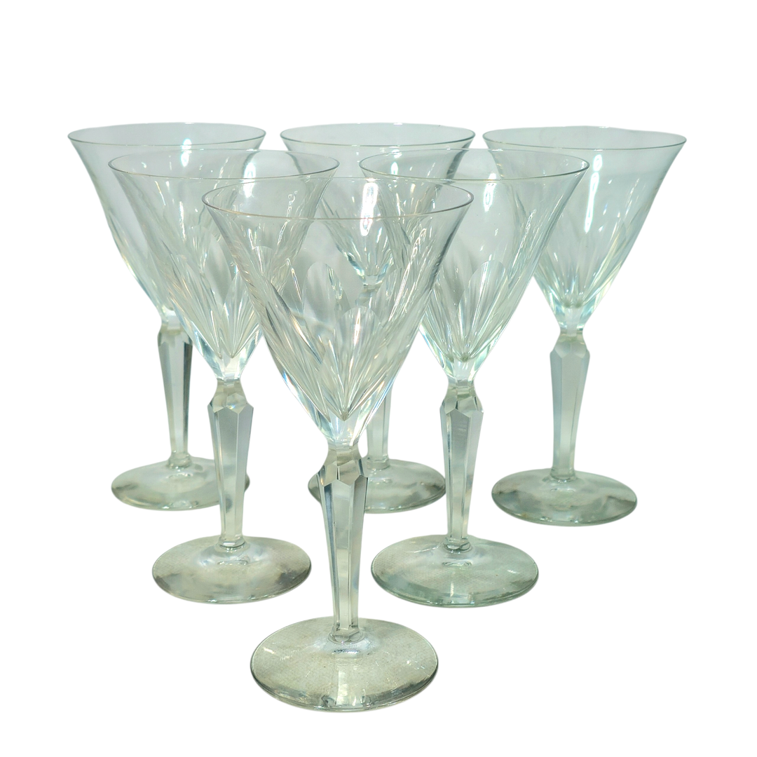 Seis copas de cristal de Bohemia tallada.