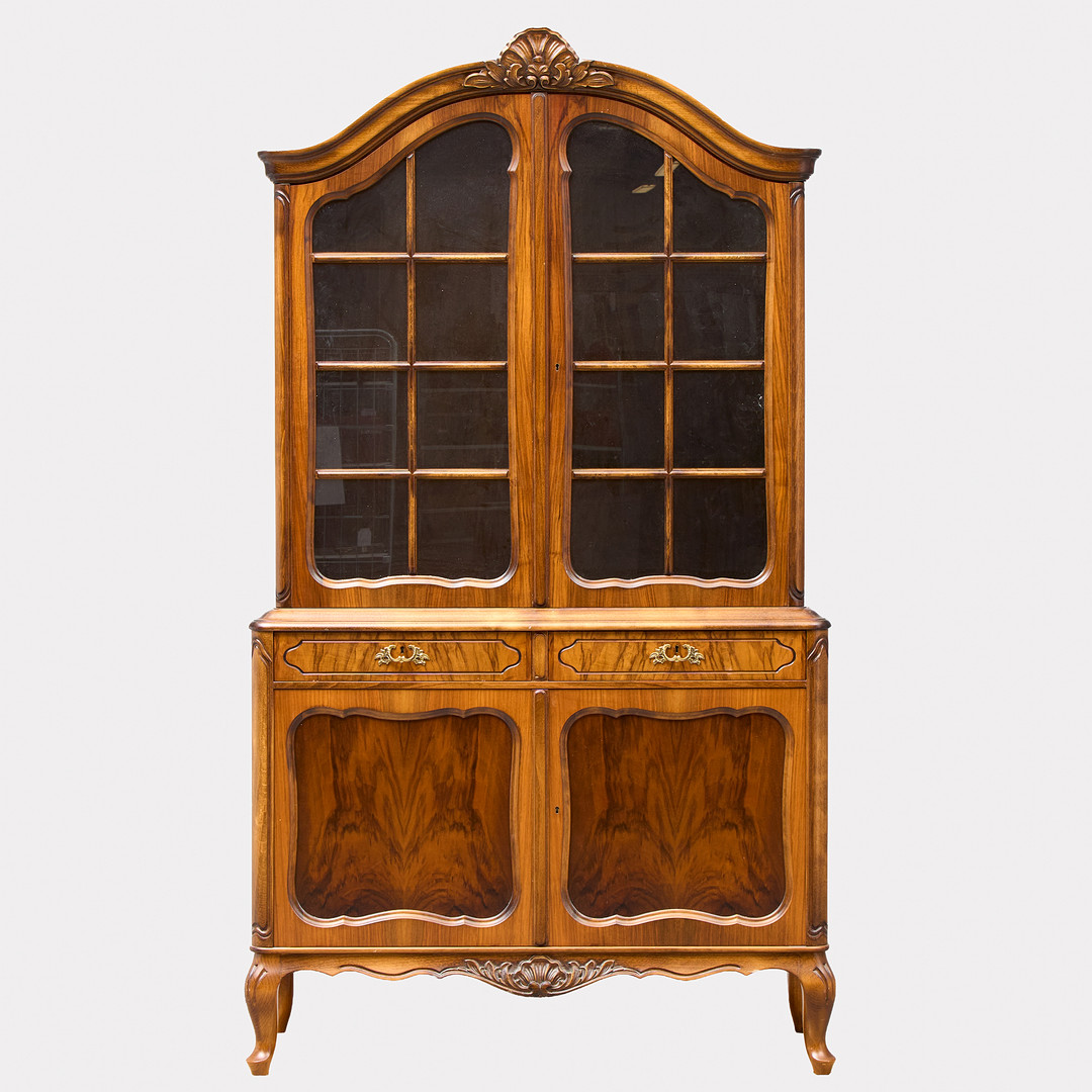 VITRINSKÅP. Blomstermåla Möbelfabrik, rokokostil, 1900-talets mitt.