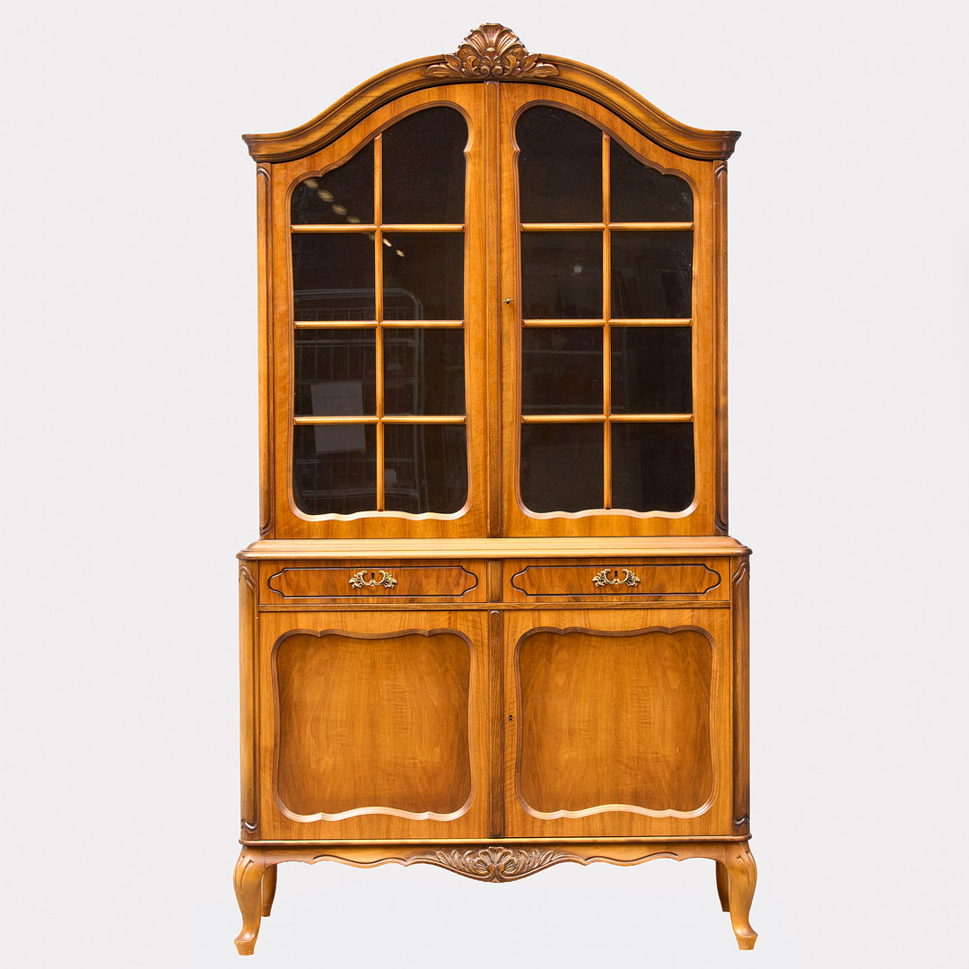 VITRINSKÅP. Blomstermåla Möbelfabrik, rokokostil, 1900-talets mitt.