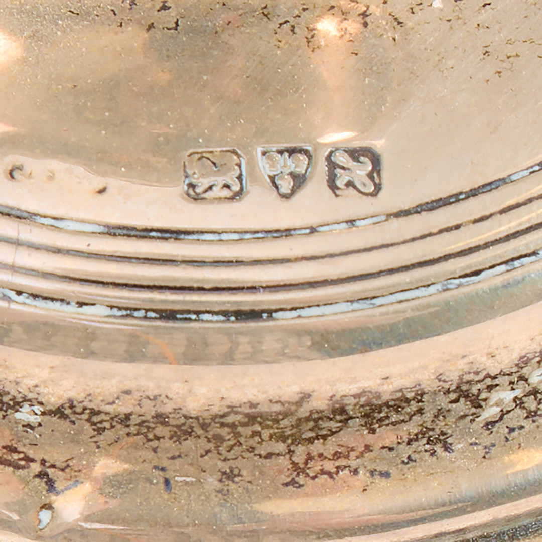 LJUSSTAKAR, ett par, silver, England 1900-talets början.