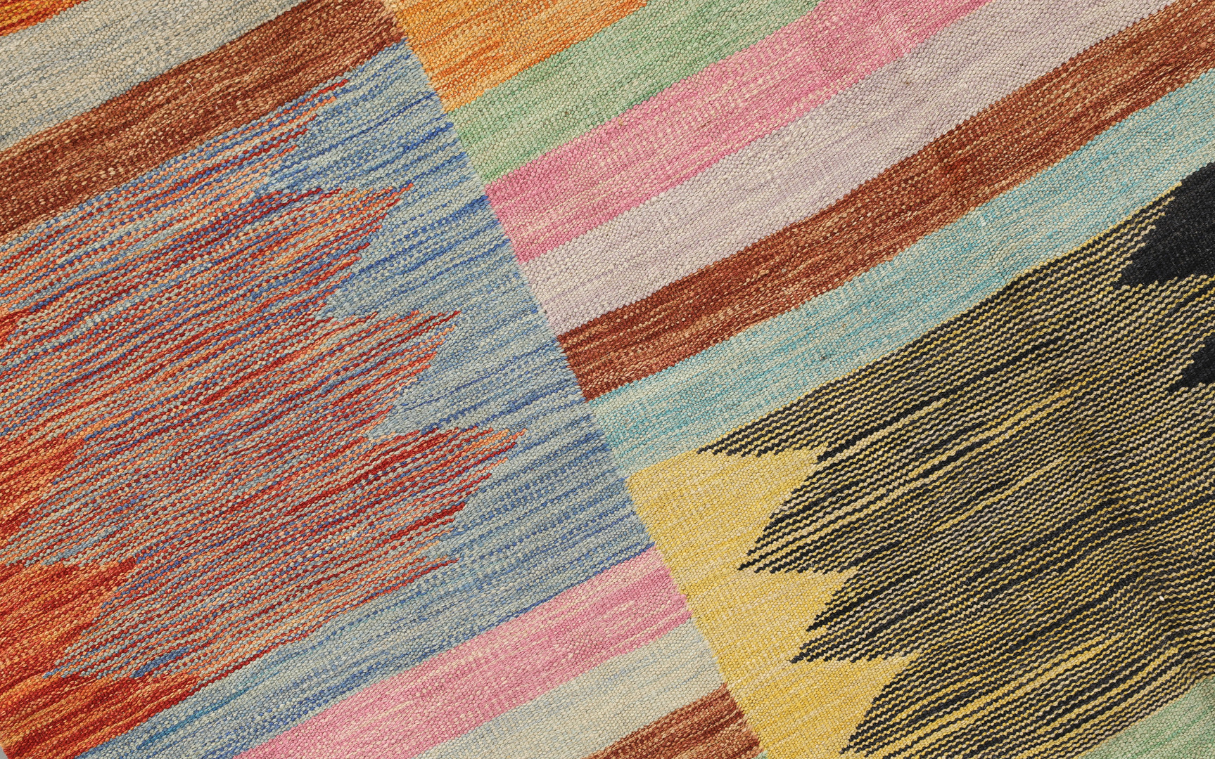 ORIENTMATTA. Kelim modern design, 242 x 172 cm.