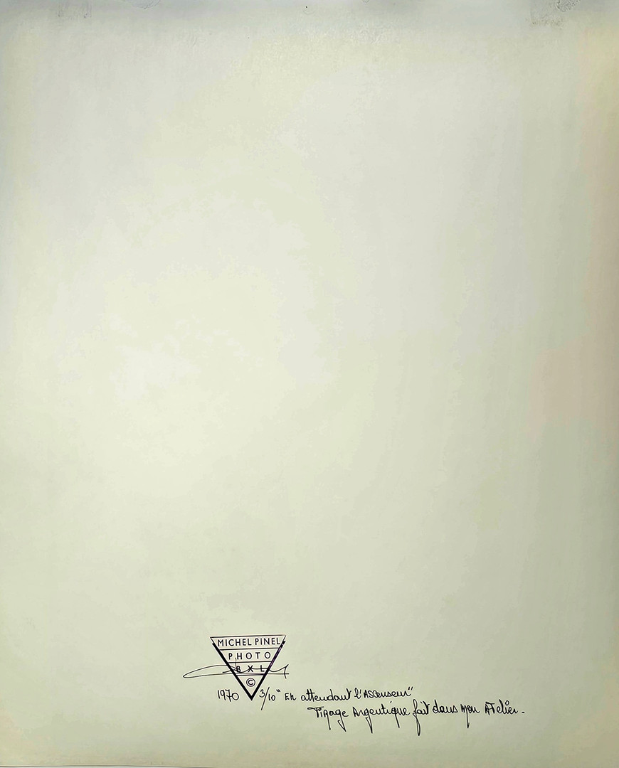 MICHEL PINEL (1949). "En attendant l'ascenseur", fotografía sobre papel firmada y numerada 3/10.
