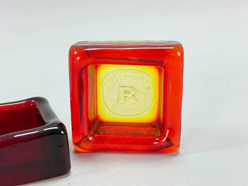 PARTI RÖTT GLAS, bla snaps-karaff, 1 stk, Reijmyre Glasbruk.
