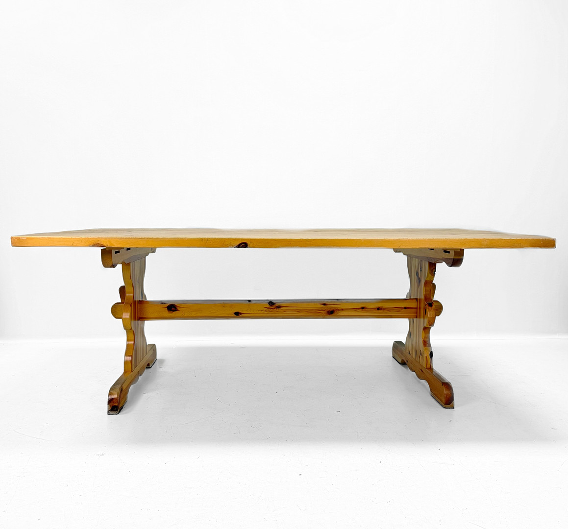 KÖKSBORD - Furubord , massivt, större modell.