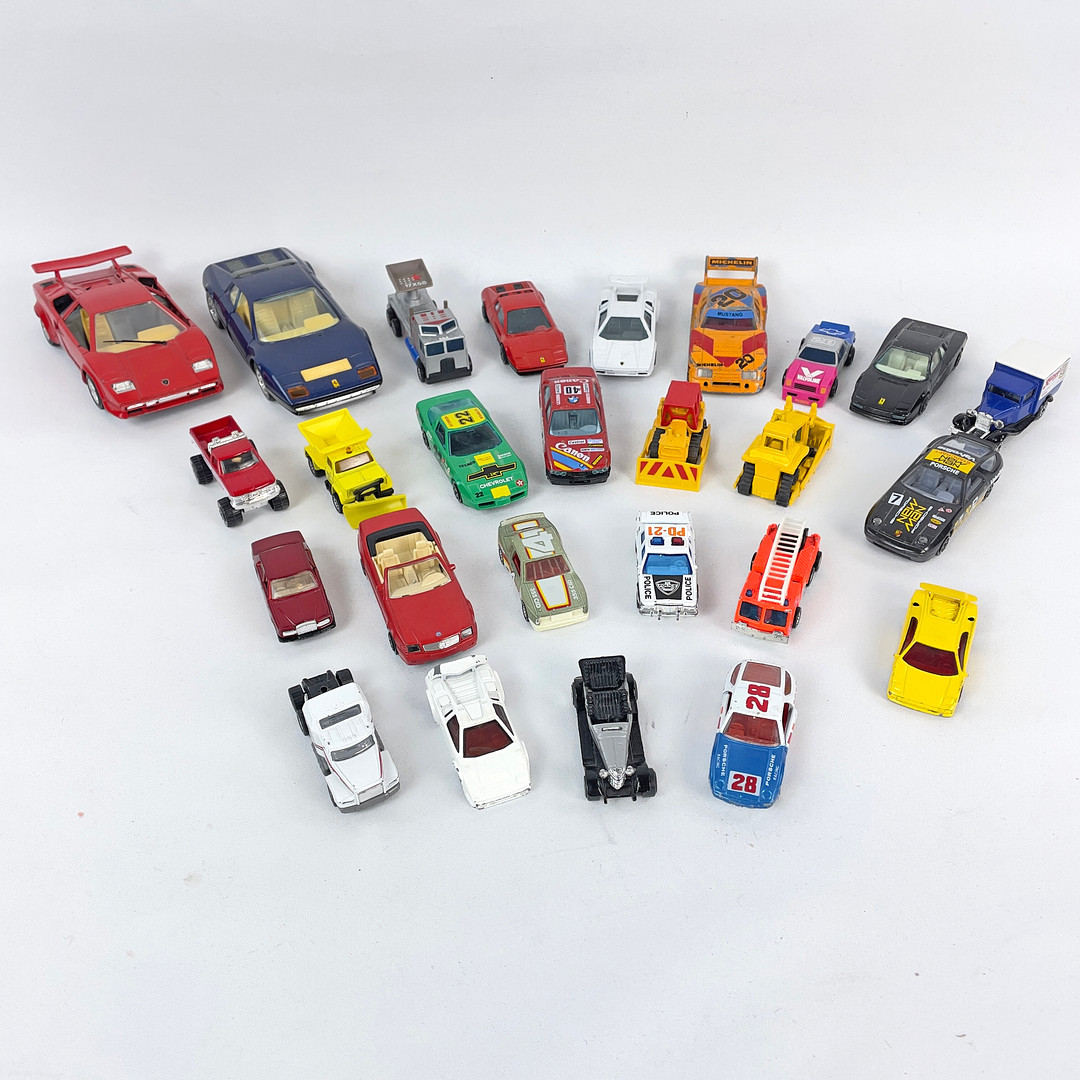MODELLBILAR, 24 st. Matchbox, Hot Wheels, Zylmex Zee, Burago.