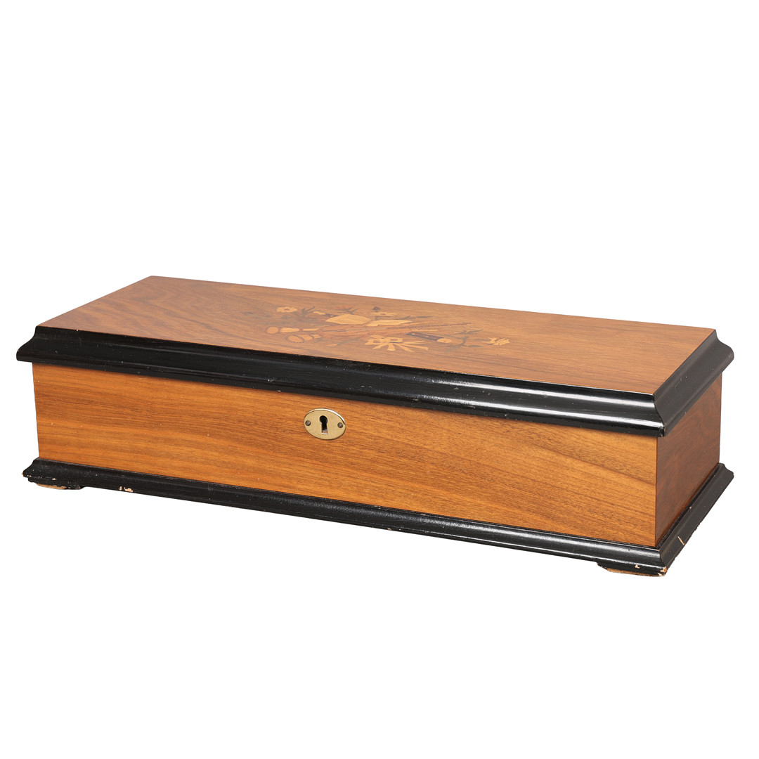 A 20TH CENTURY THORENS OF SWITZERLAND CYLINDRICAL MUSIC BOX.